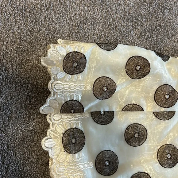 Vintage Bow, Pearl & Bronze Detail Top - Picture 5 of 12